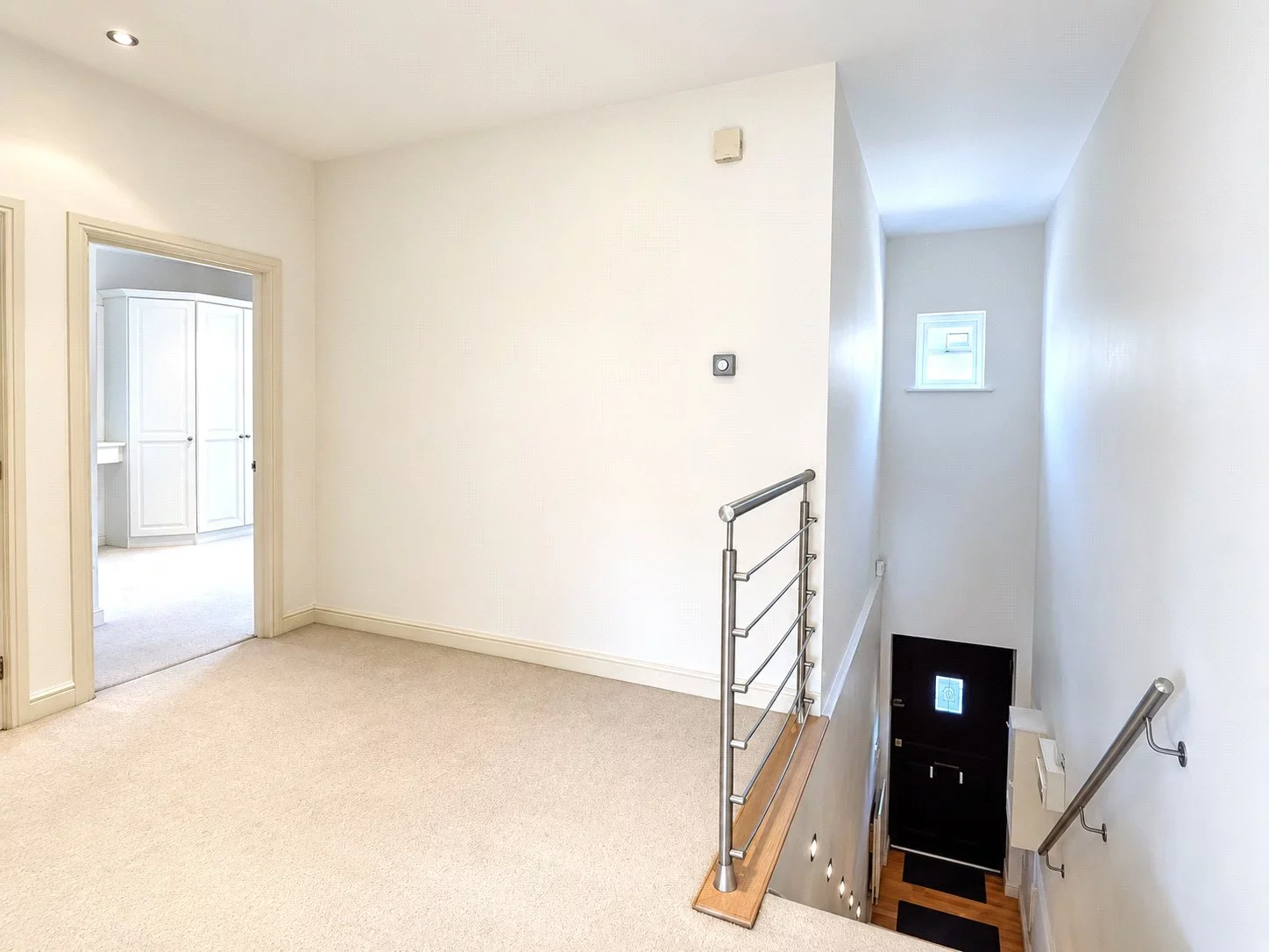 Flat Sovereign Mews in Greater London