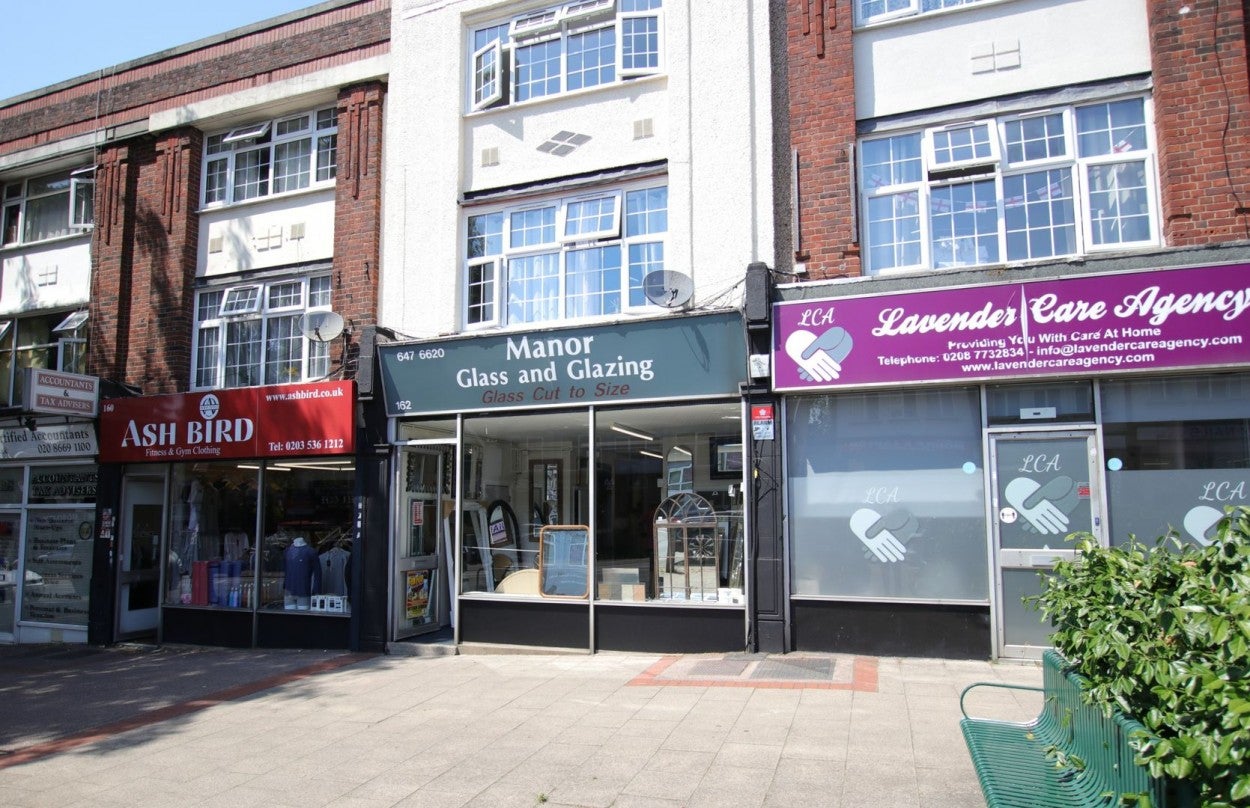 Flat Stafford Road in Greater London
