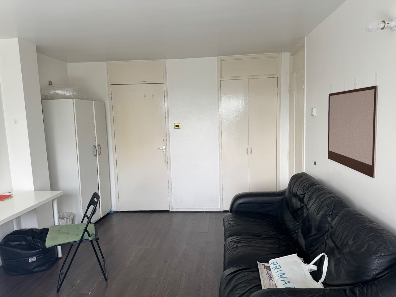Room Byng Street in Greater London