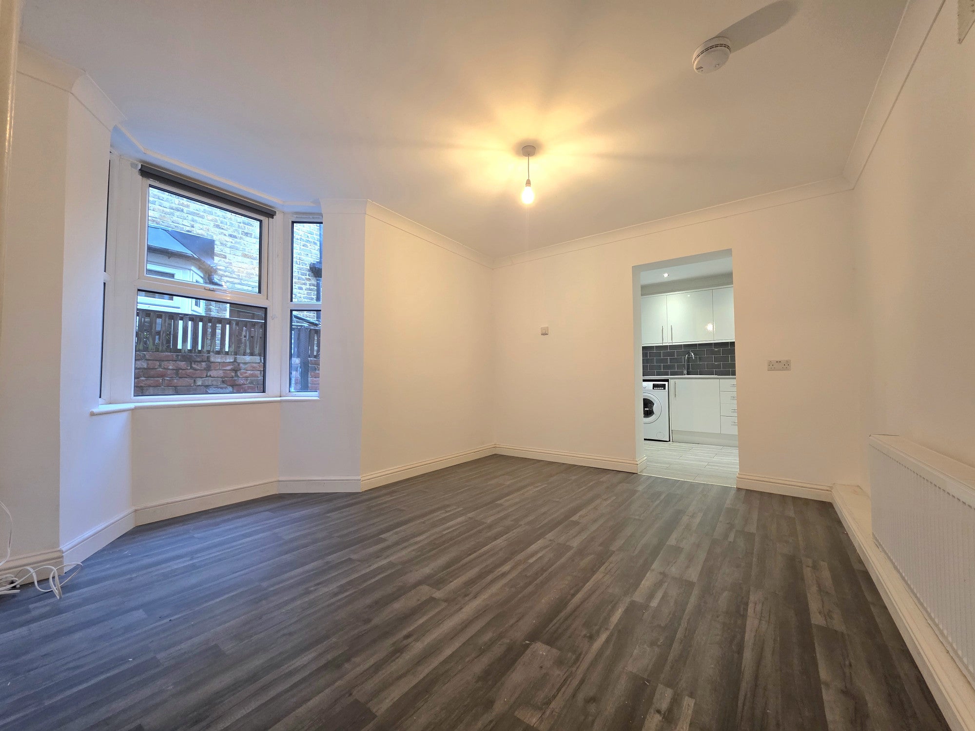 Flat Oswyth Road in Greater London