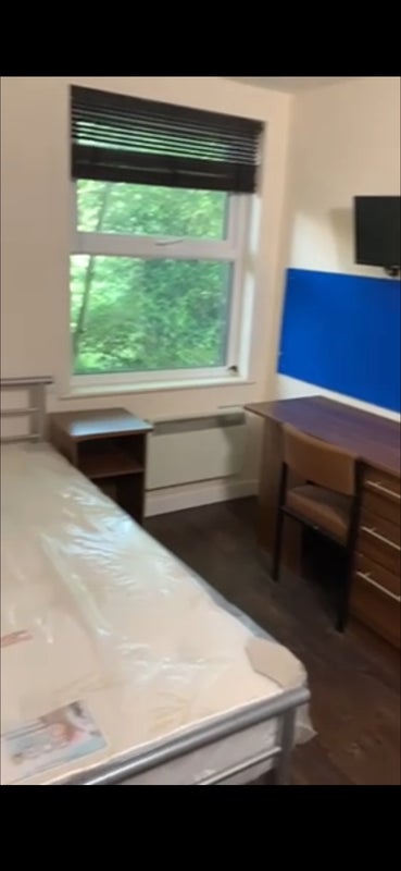Room St Ann's Lane in Leeds