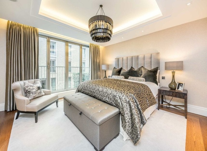 Flat Ebury Square in City of Westminster