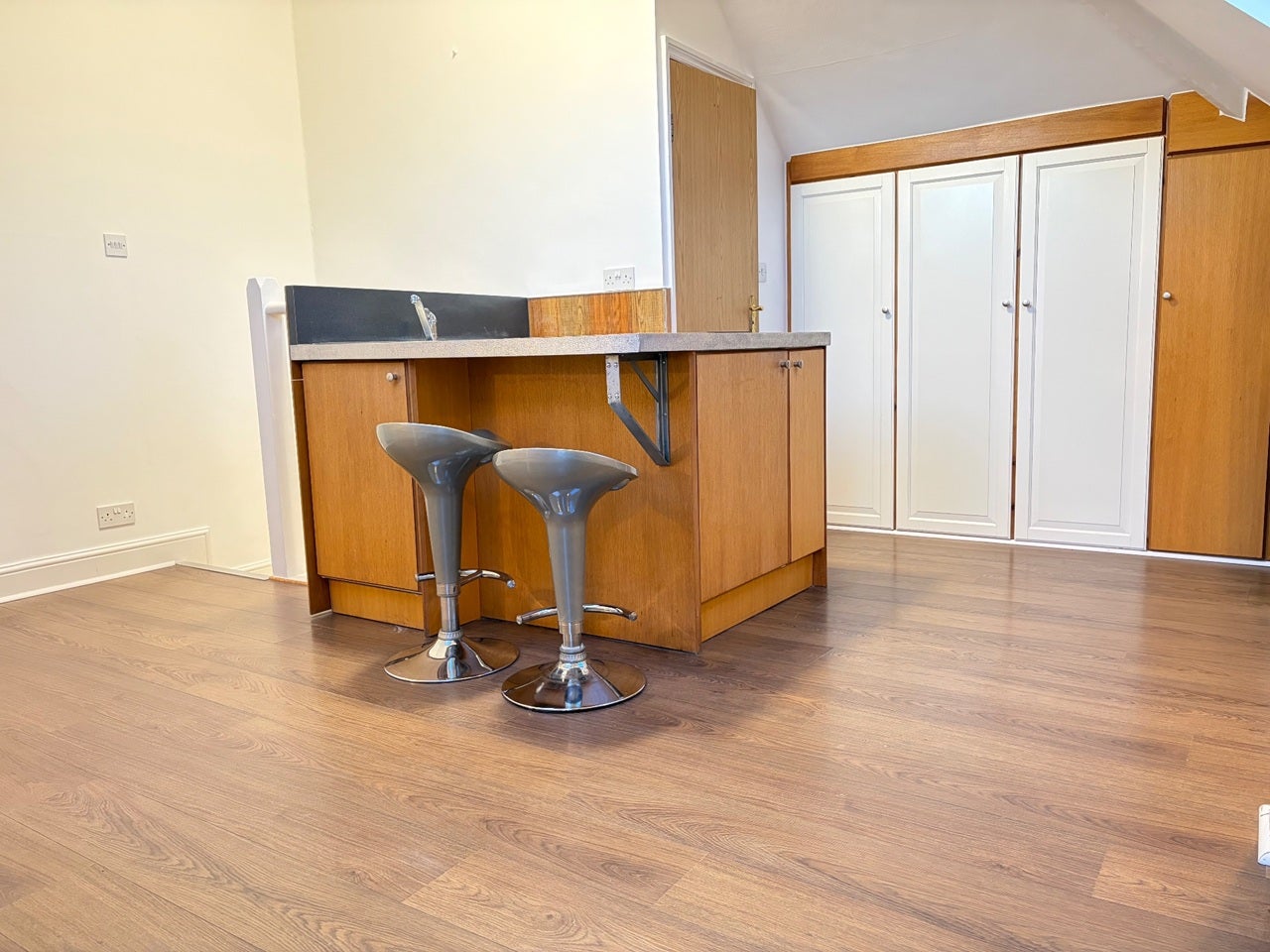 Flat Gunnersbury Gardens in Greater London