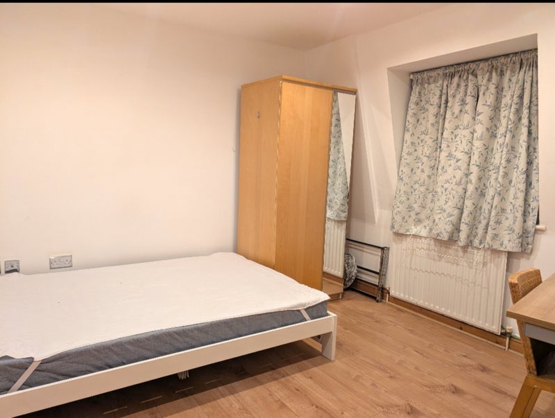 Room New Cross Road in Greater London