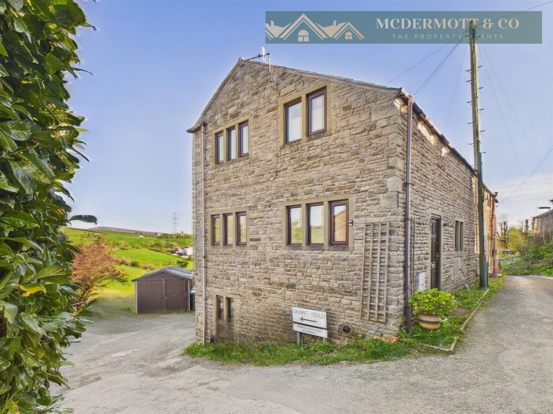 House Stonebreaks Road in Oldham