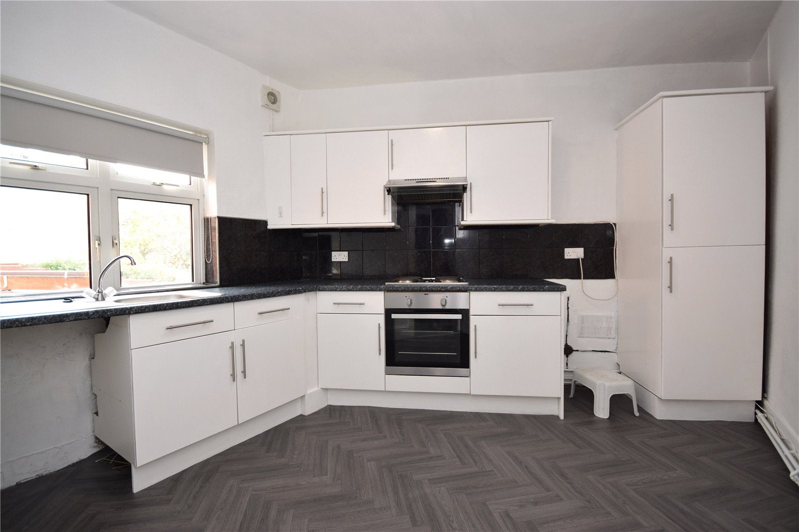 Flat Vesper Grove in Leeds