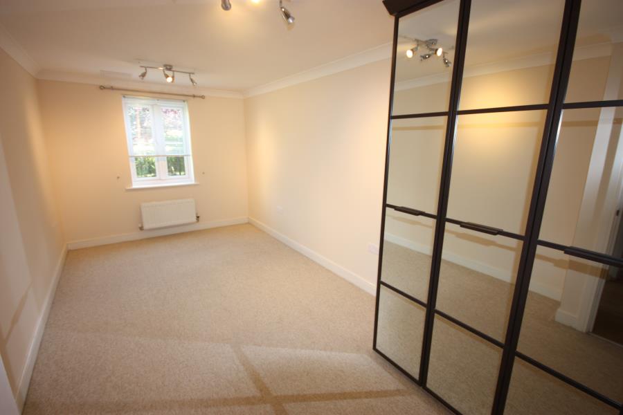 Flat The Cedars in Guildford
