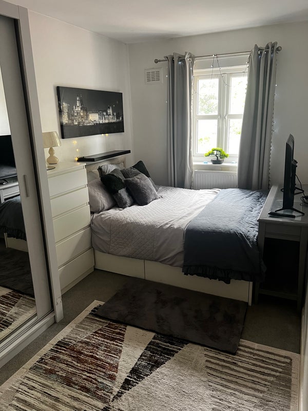 Room Dorset Road in Greater London