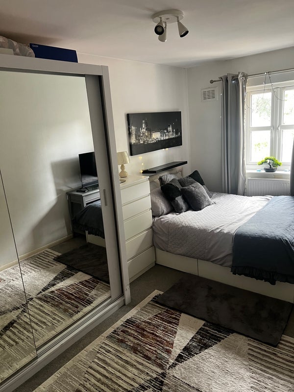 Room Dorset Road in Greater London