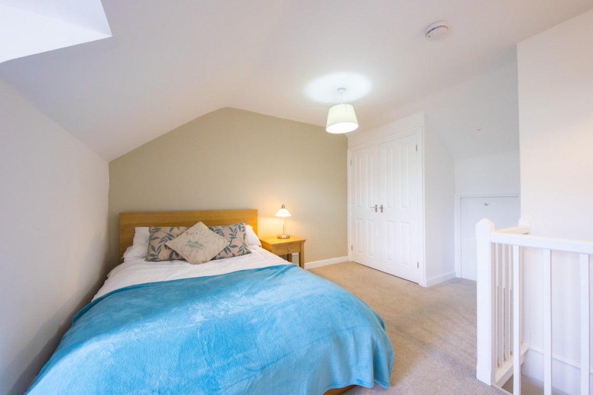 Room Hamilton Road in Reading