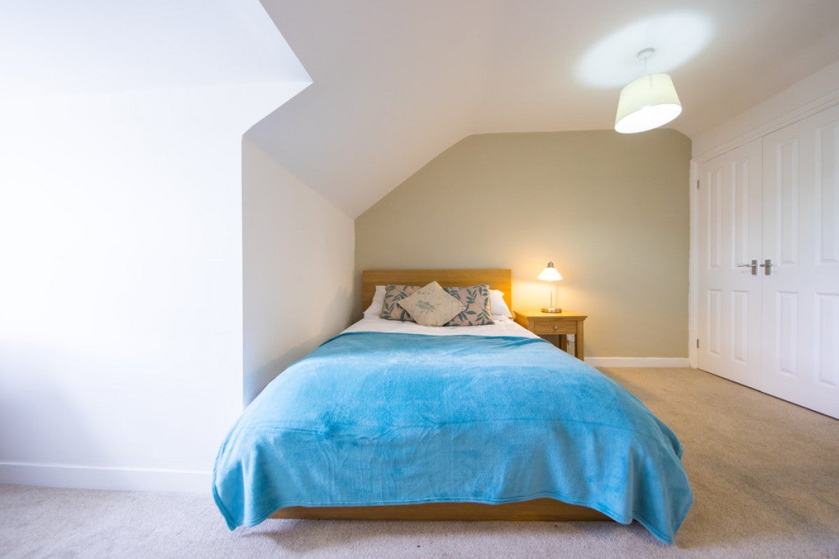 Room Hamilton Road in Reading