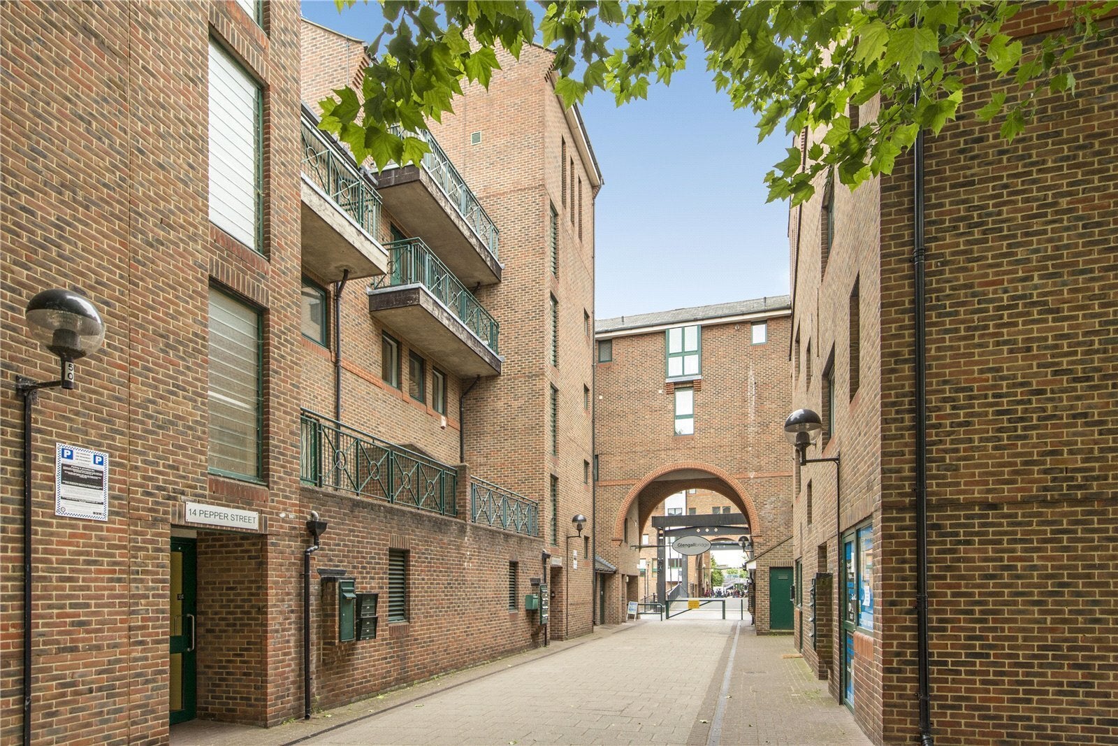 Flat Pepper Street in Greater London