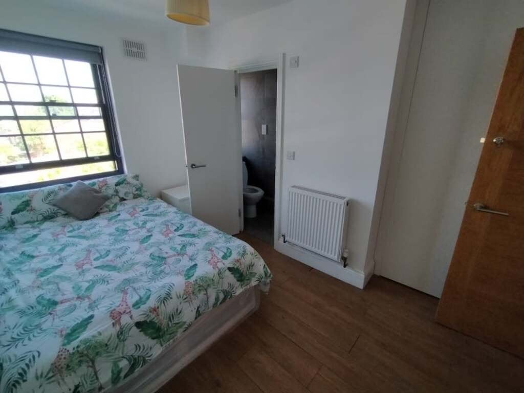 Room Chadbourn Street in Greater London