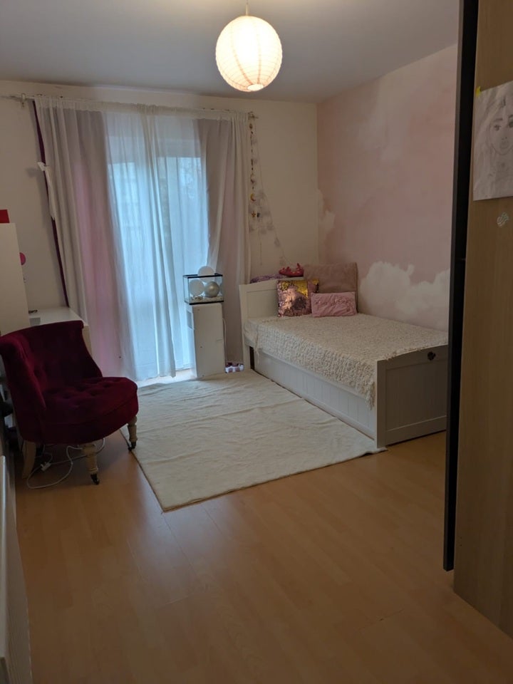 Room Davey Gardens in Greater London
