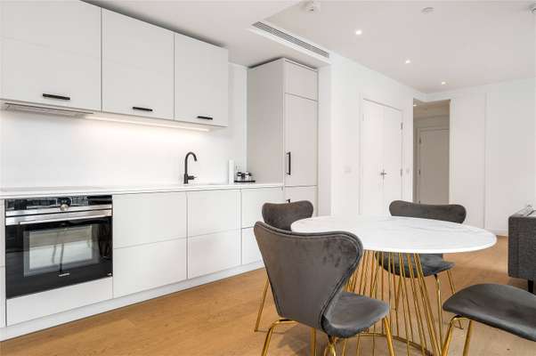 Flat Lloyd Baker Street in Greater London