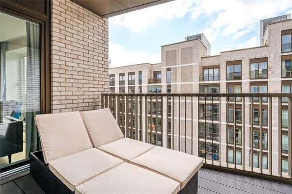Flat Lloyd Baker Street in Greater London