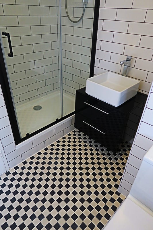 Flat Deepdene Gardens in Greater London