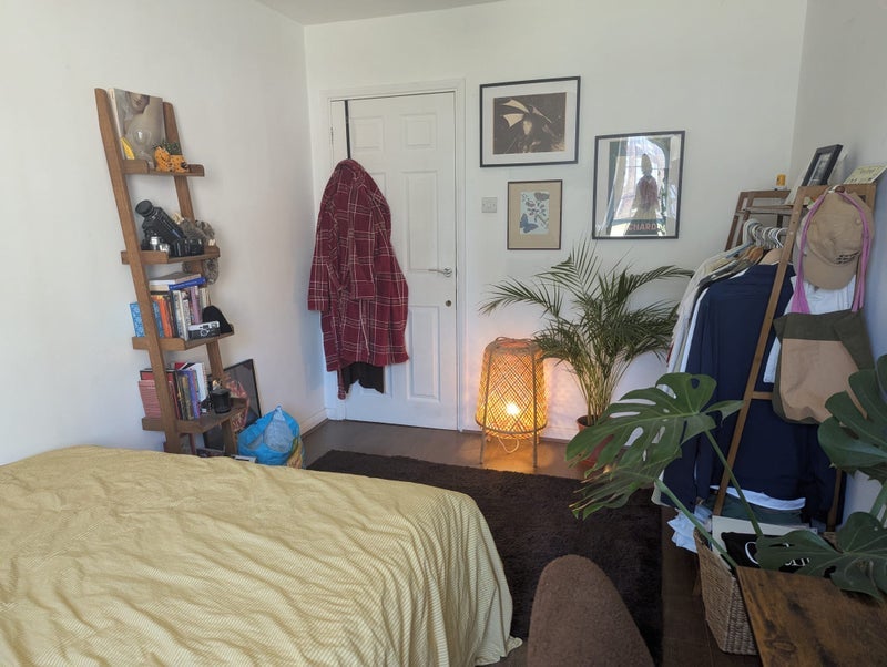 Room Turnham Road in Greater London