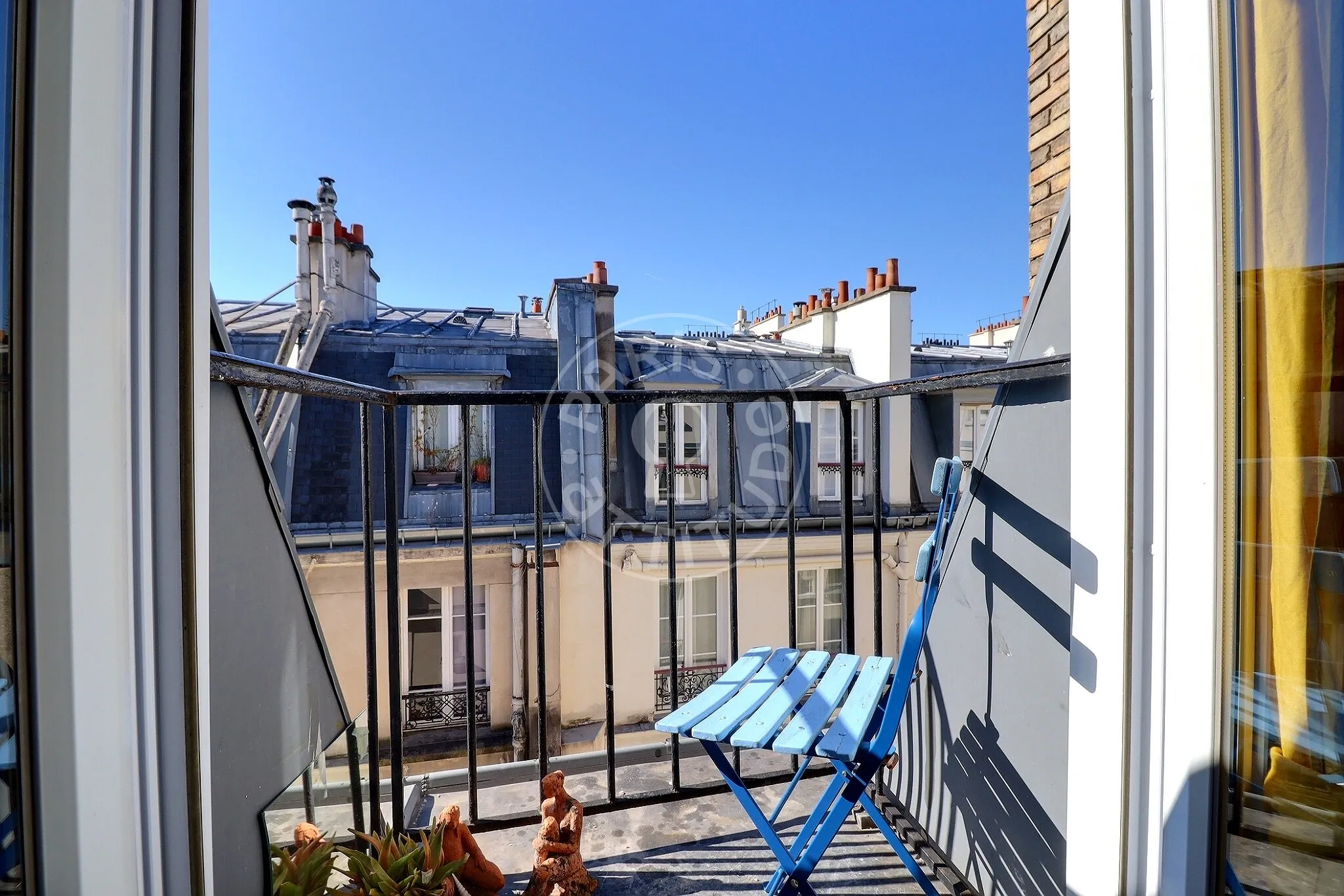 Flat Rue Saint-Placide in Paris