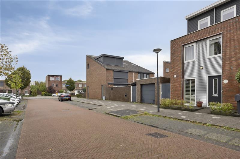 Hoekwoning te koop: Marie Jungiustuin 1, Heerhugowaard