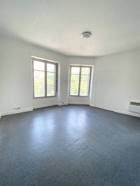 Flat Place Pey Berland in Bordeaux