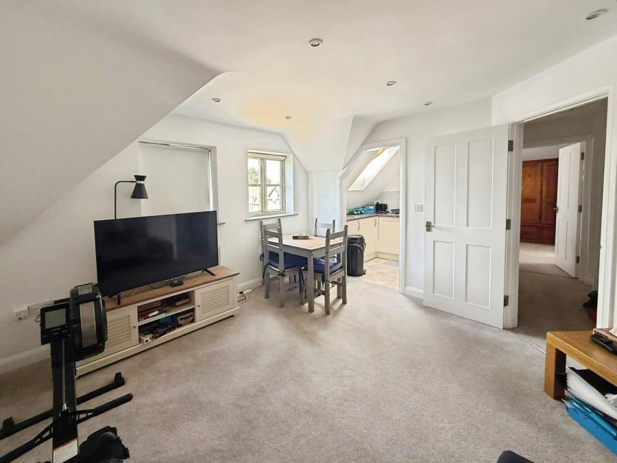 Flat Pear Tree Walk in Carterton