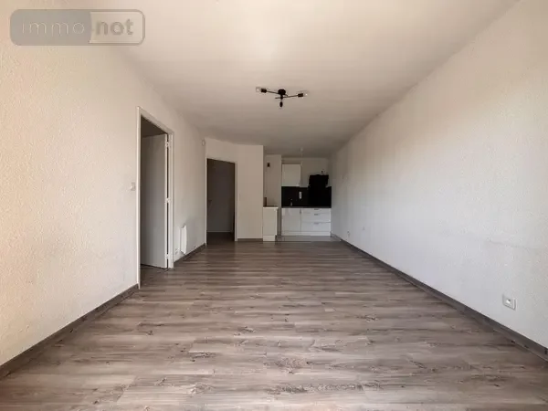 Flat Rue Jules Robert in Chartres-de-Bretagne