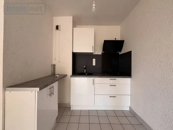 Flat Rue Jules Robert in Chartres-de-Bretagne