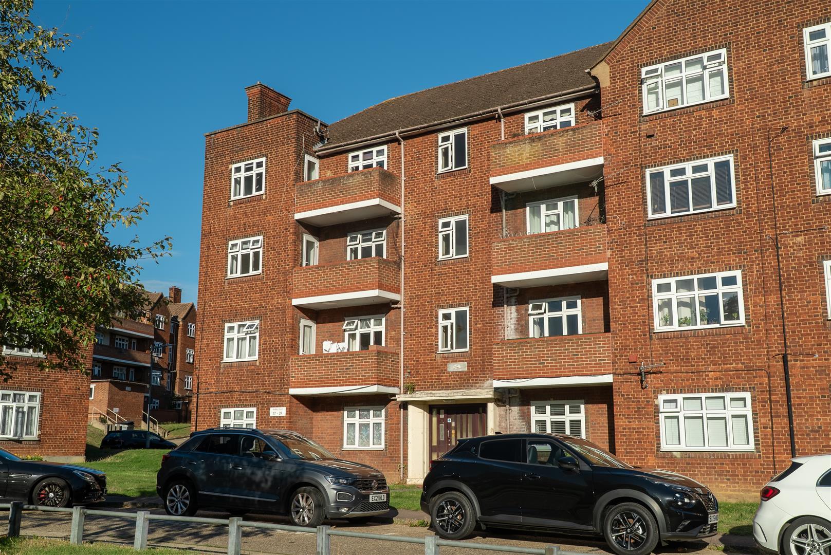 Flat Audley Court in Greater London