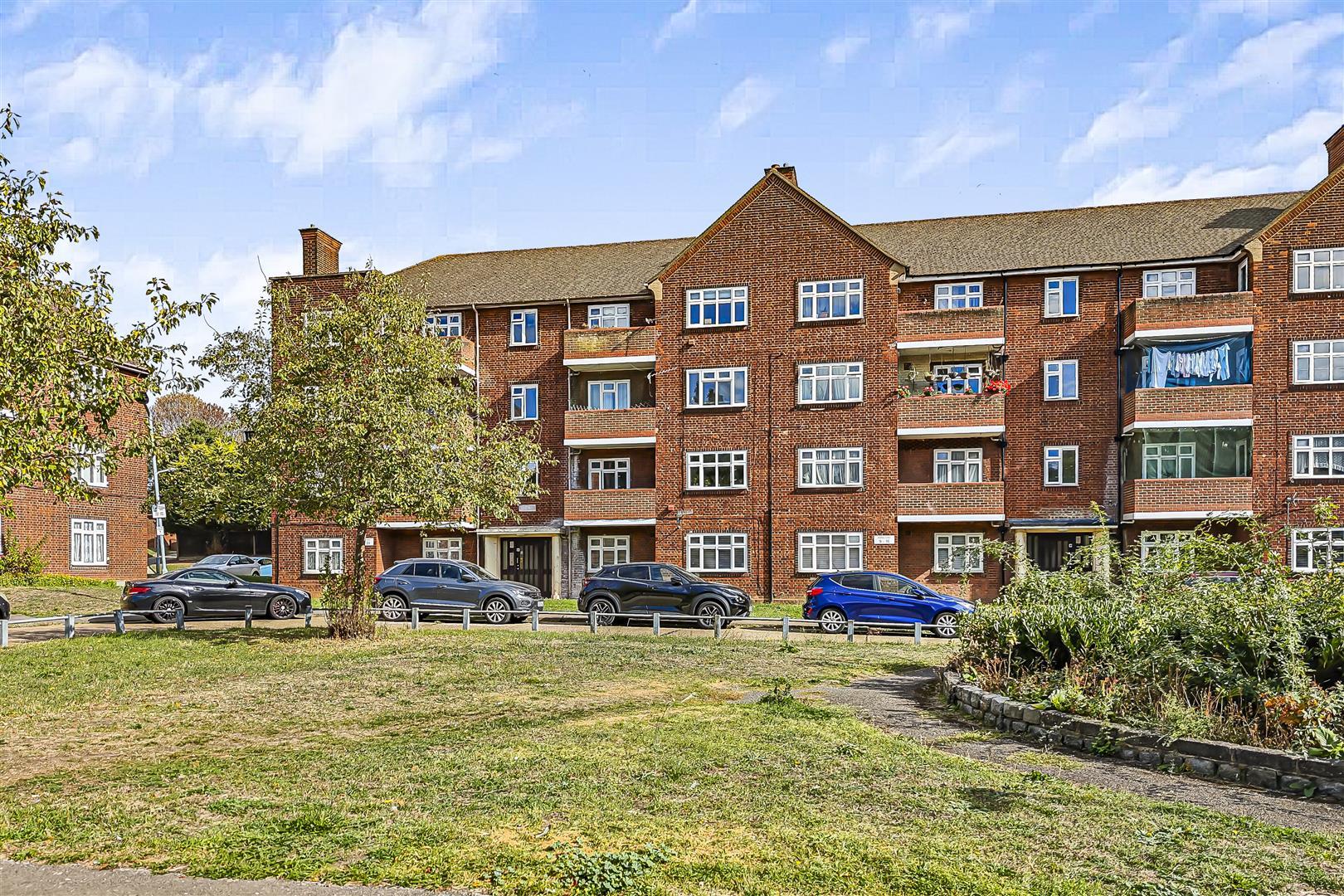 Flat Audley Court in Greater London