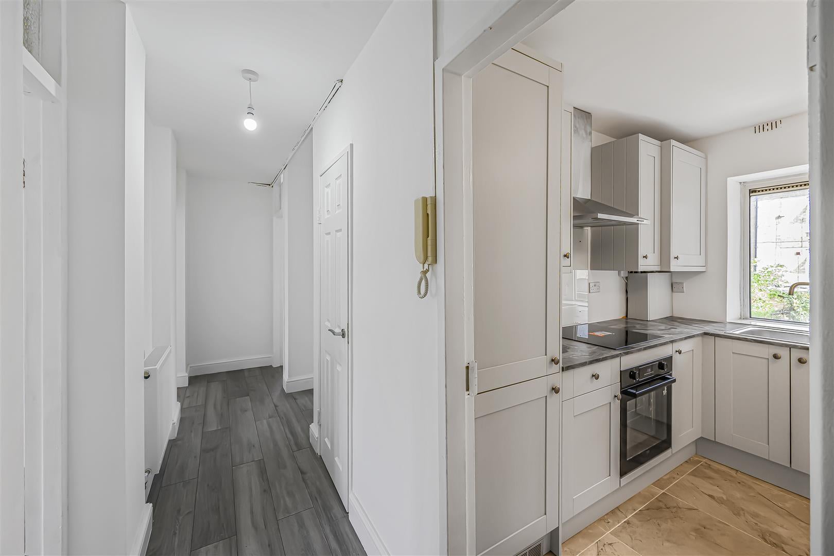 Flat Audley Court in Greater London