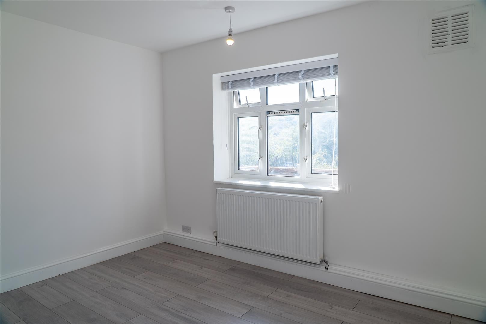 Flat Audley Court in Greater London
