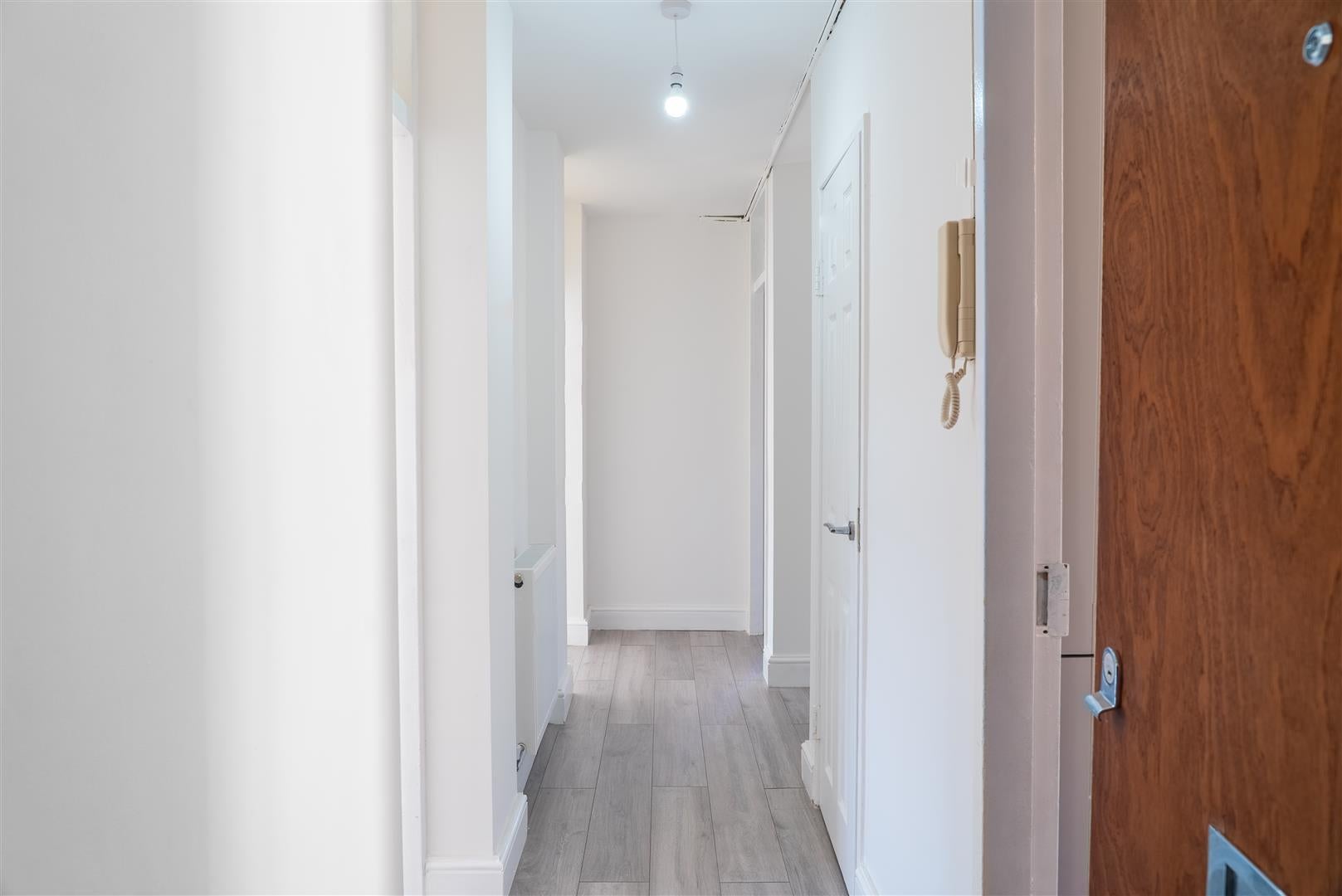 Flat Audley Court in Greater London