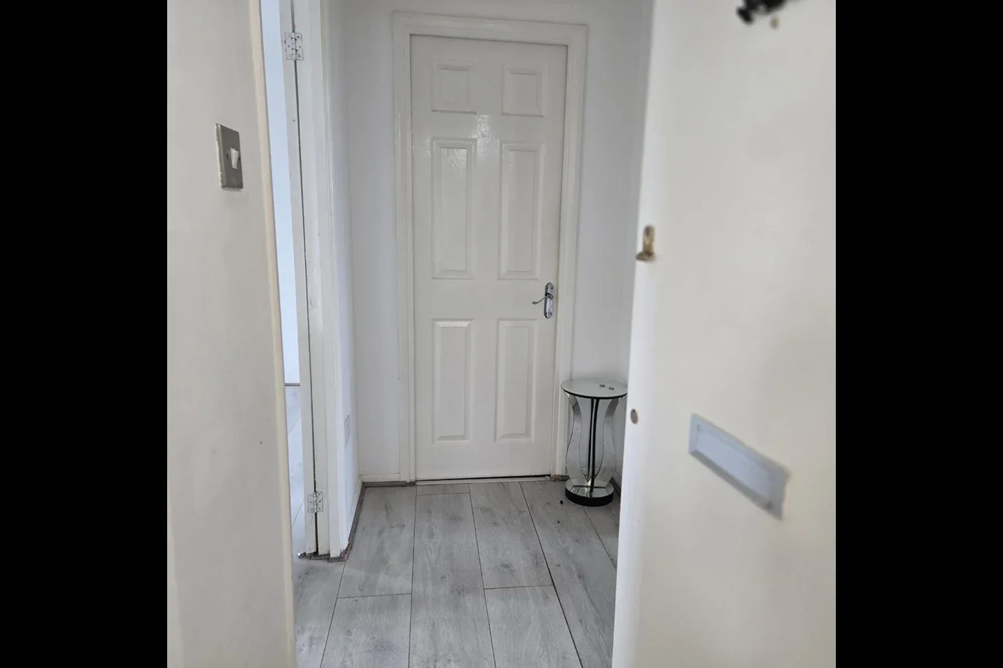 Flat Burnham Road in Greater London