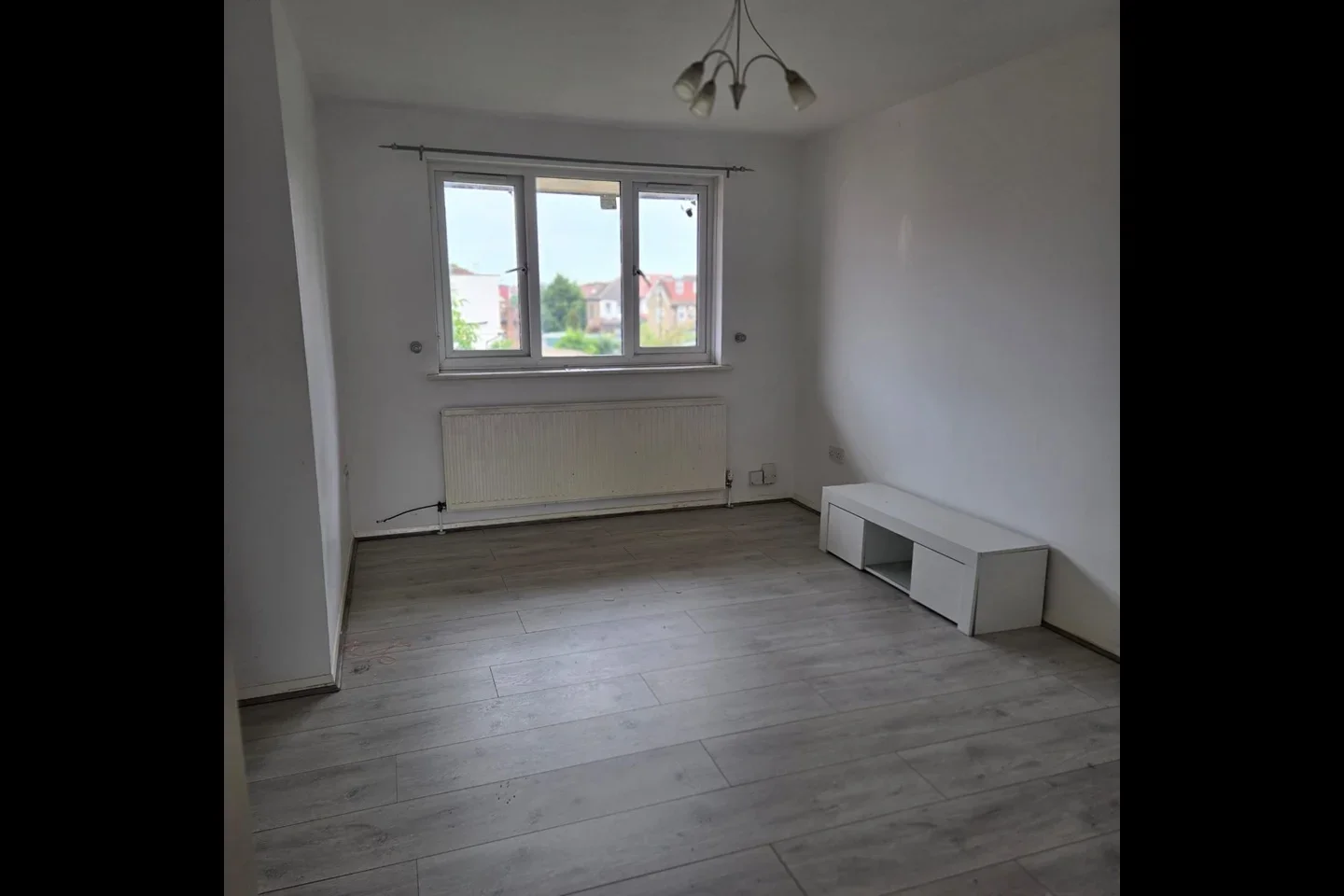 Flat Burnham Road in Greater London