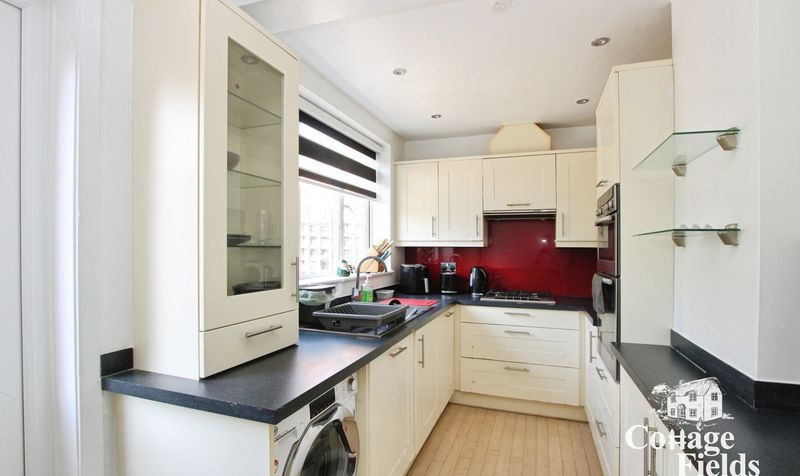 House Clifton Gardens in Greater London