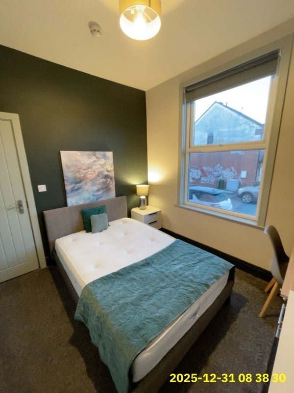 Room Back Spring Grove Walk in Leeds