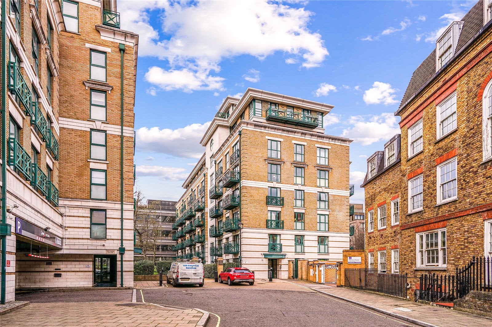 Flat Horseferry Road in City of Westminster