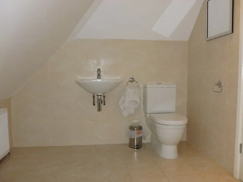 Room Anselm Road in Greater London