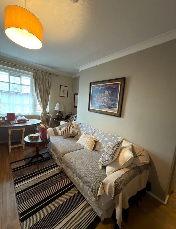 Flat Lillie Road in Greater London