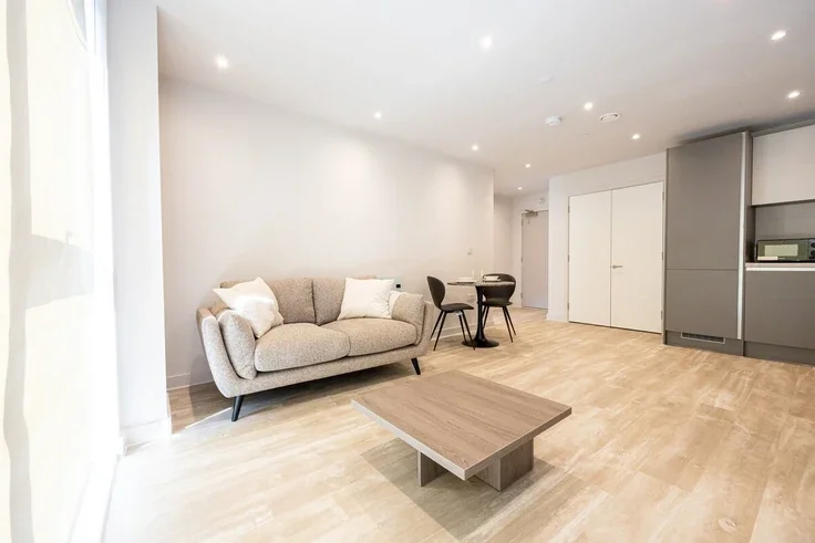 Flat Talbot Road in Trafford