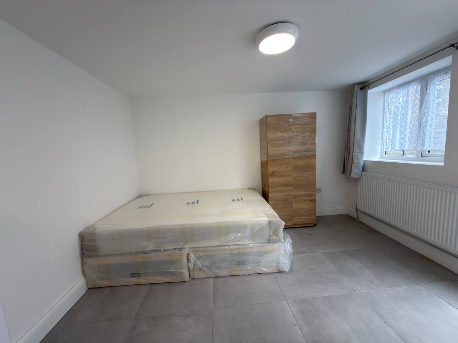 Room St. Marys Road in Greater London