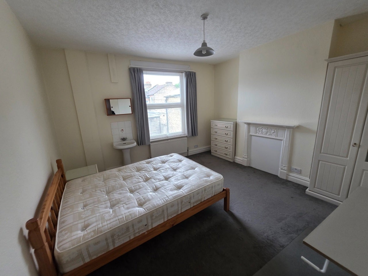 Flat South Ealing Road in Greater London