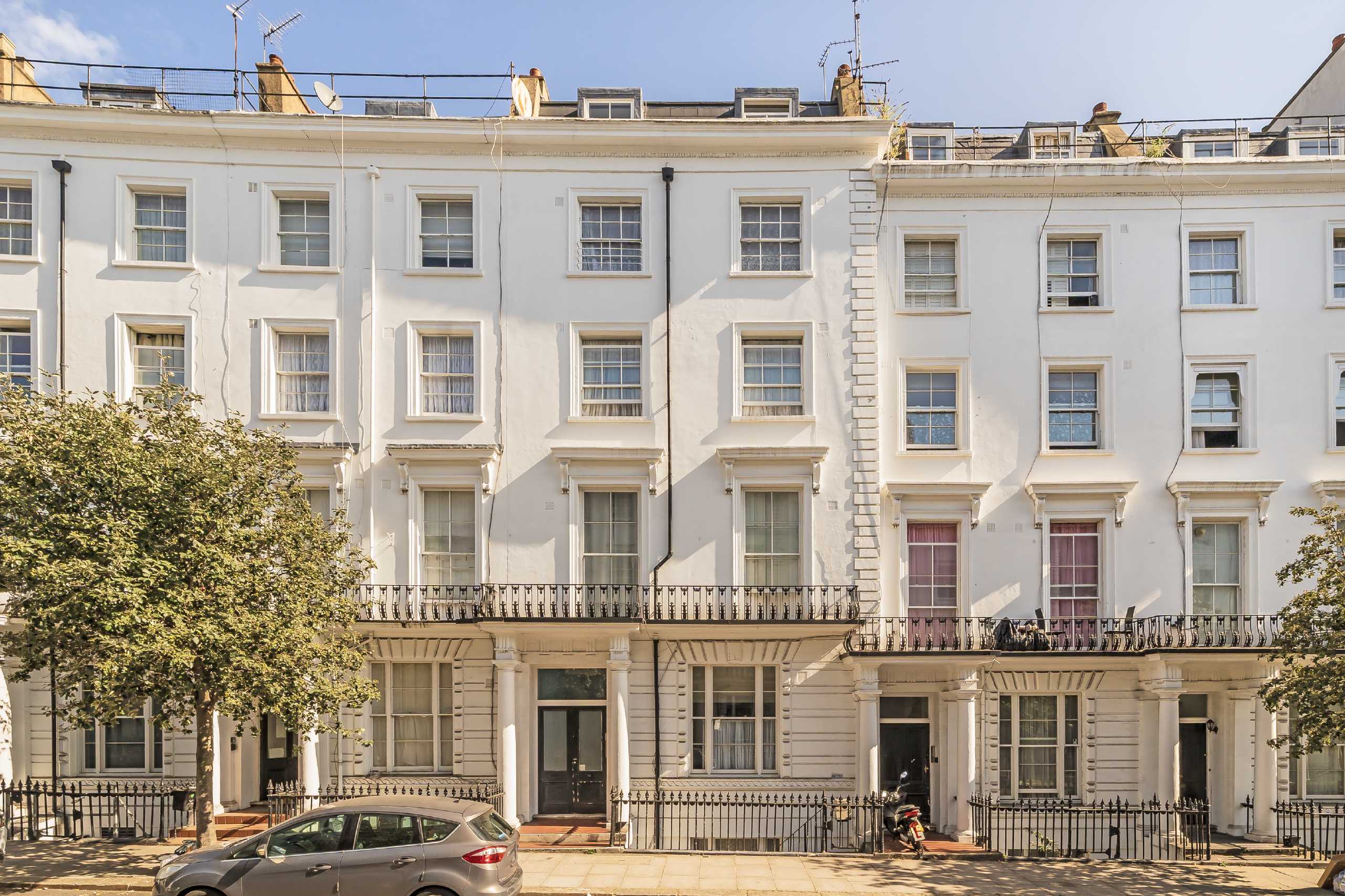 Flat Gloucester Terrace in City of Westminster