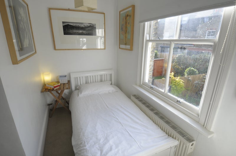 Room Haldon Road in Greater London