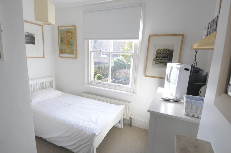 Room Haldon Road in Greater London