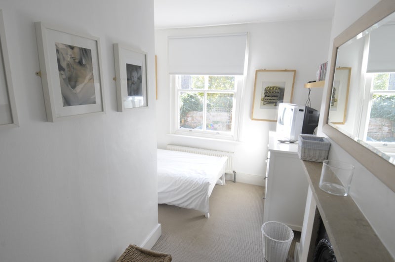 Room Haldon Road in Greater London