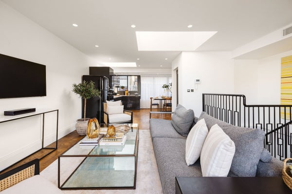 Flat Cheval Place in London