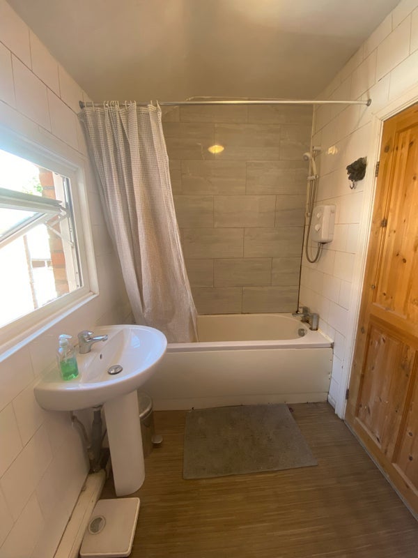 Room Pershore Road in Birmingham