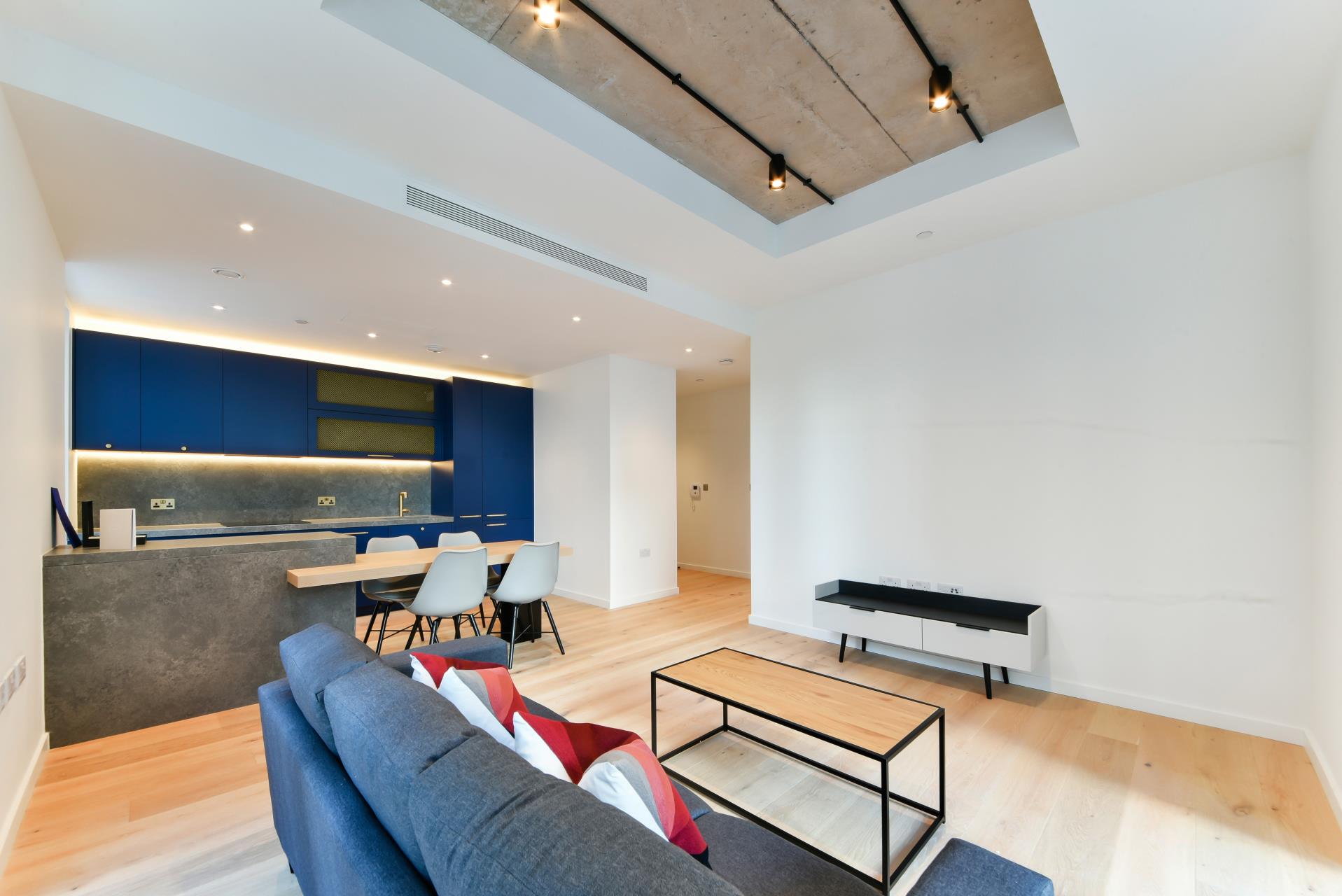 Flat Orchard Place in Greater London